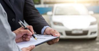 Co trzeba zrobić po zakupie auta? Poradnik