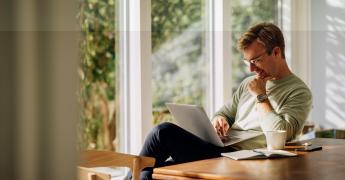 Jak działa ubezpieczenie laptopa w ubezpieczeniu mieszkania? 